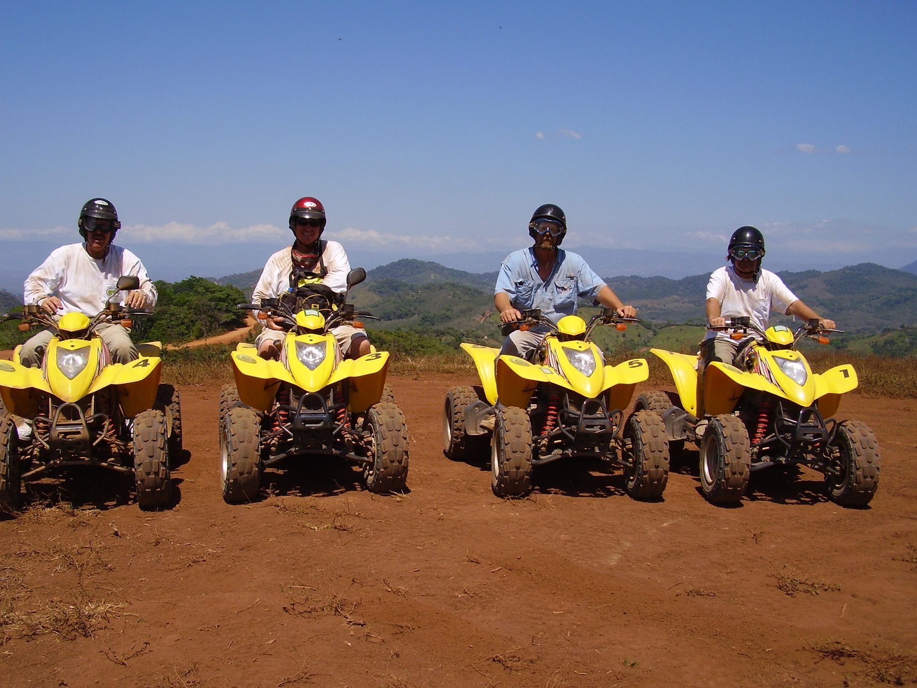 Quad entre les palmiers — excursion guidée en français au Costa Rica